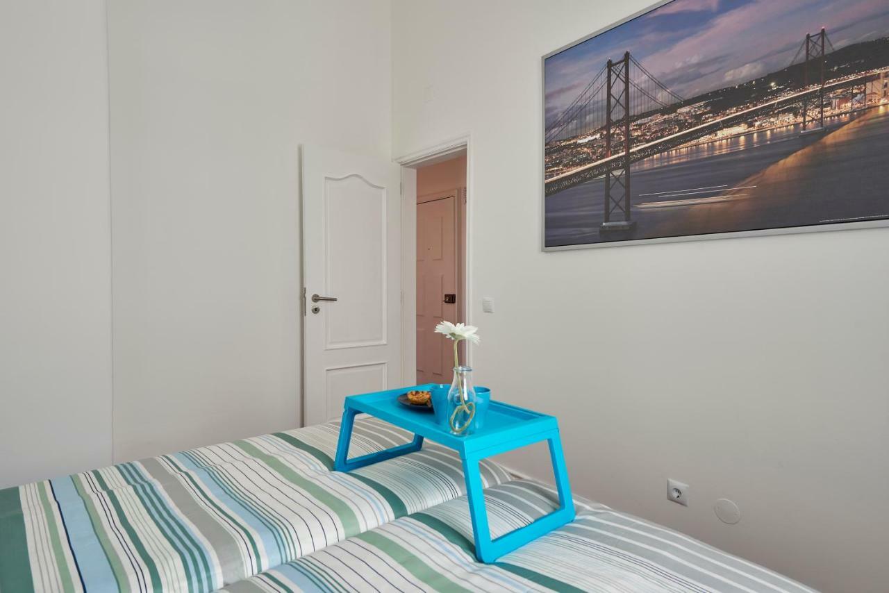 Cozy Apartment In Historic Center With Terrace Lisbon Exterior photo