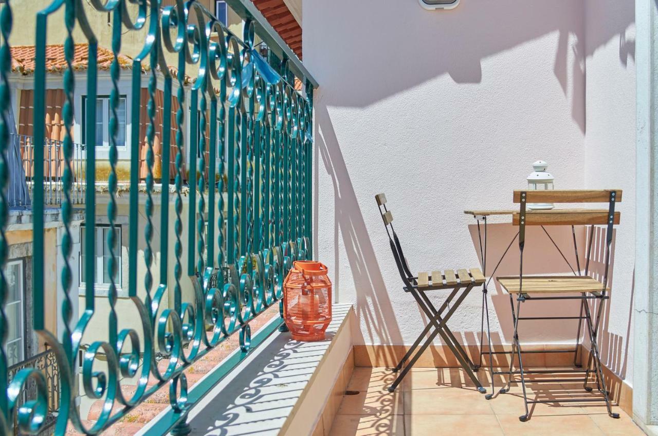 Cozy Apartment In Historic Center With Terrace Lisbon Exterior photo