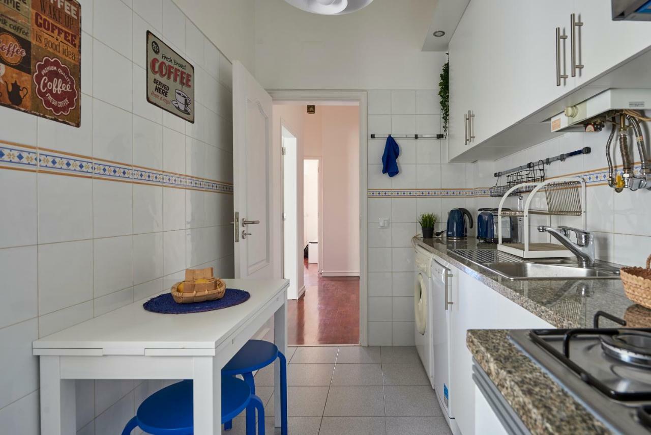 Cozy Apartment In Historic Center With Terrace Lisbon Exterior photo