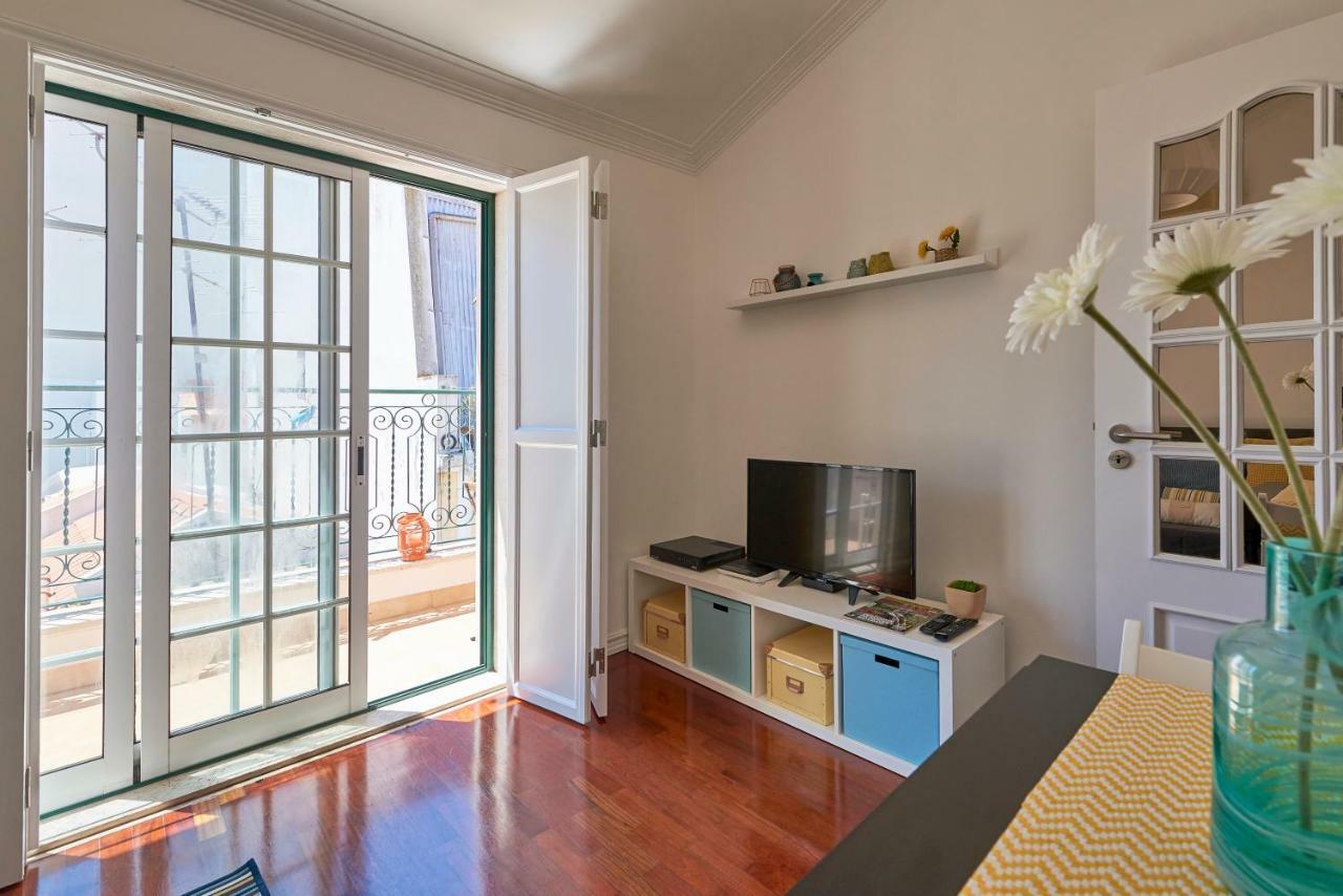 Cozy Apartment In Historic Center With Terrace Lisbon Exterior photo