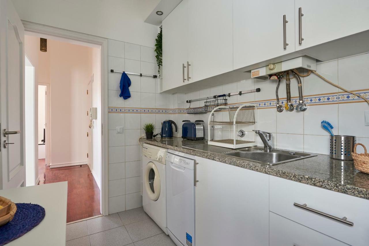 Cozy Apartment In Historic Center With Terrace Lisbon Exterior photo